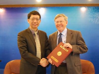Maurice Brookhart教授受聘公司客座教授